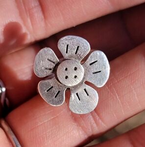 Whimsical and unique handmade 925 sterling silver 925 sterling silver daisy rin